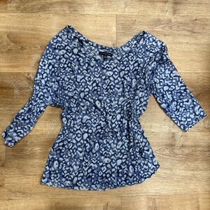 American Eagle blue leopard print Top